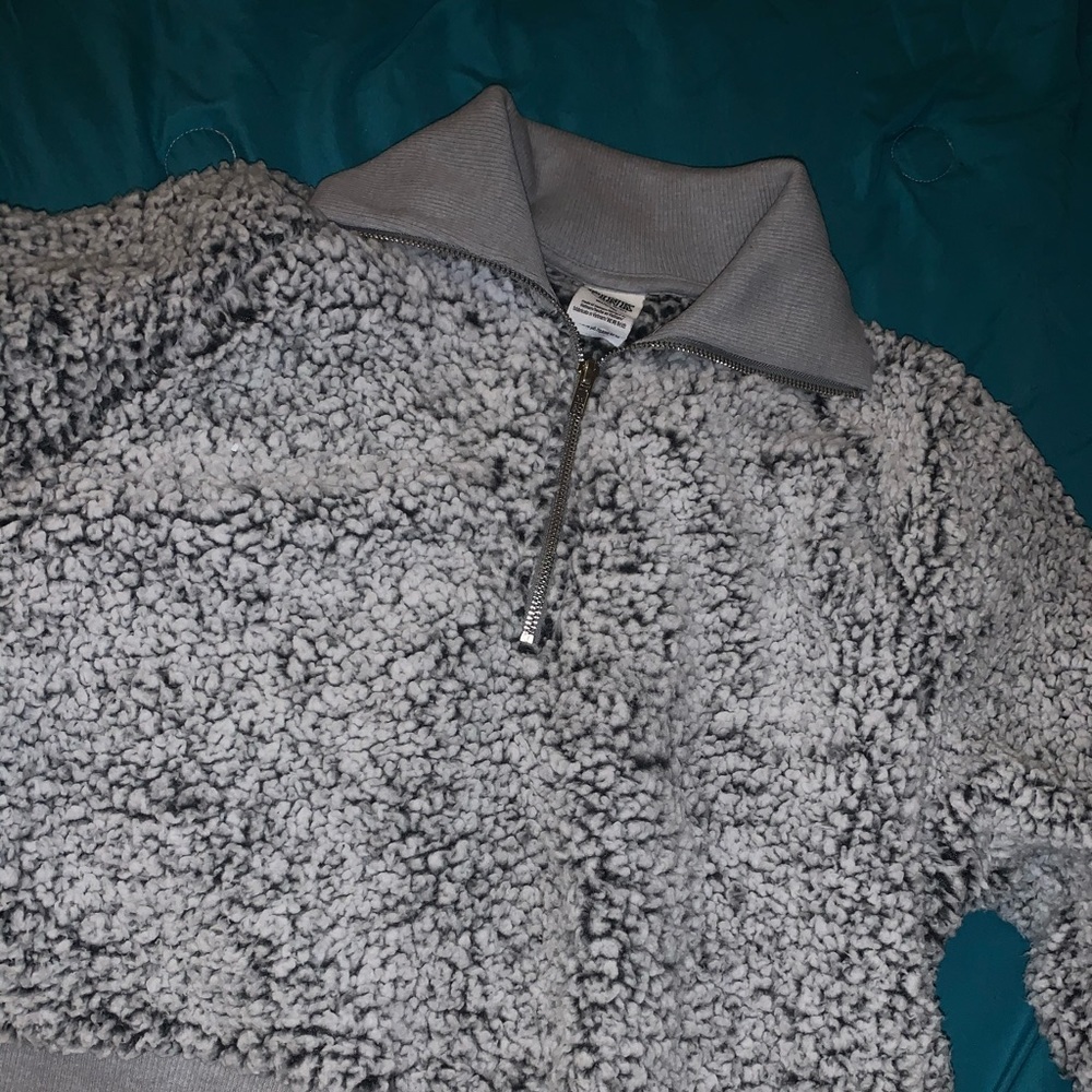 vs pink cropped fur sweatshirt